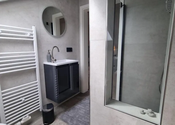 Miu's Roof Apartment